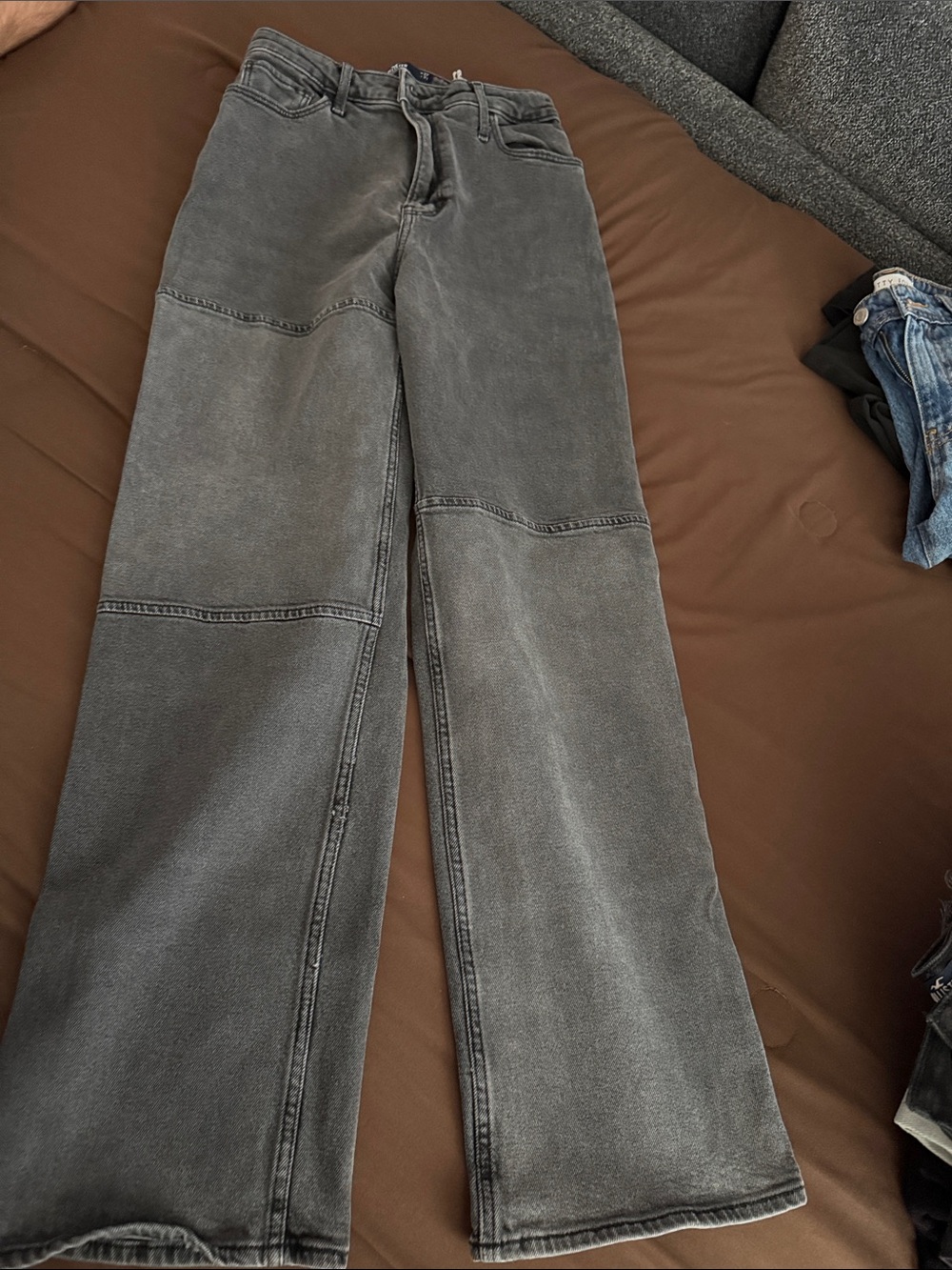 Hollister Ultra High-Rise Dad Jeans in Washed Gray